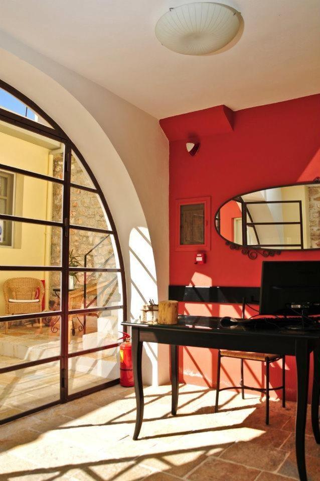 Platanos In The Castle Hotel Янина Екстериор снимка